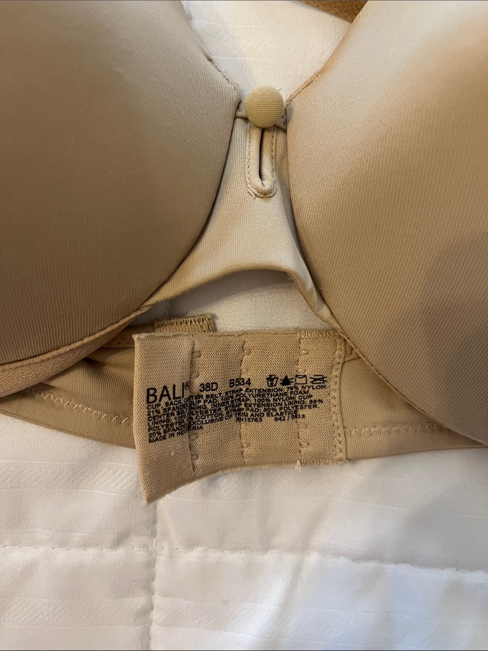 Bali Nude T-shirt Bras in Light Tan - Picture 2 of 3